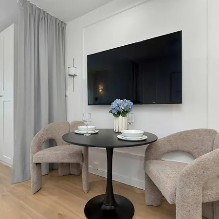 Nowoczesne W Spokojnej Okolicy W Gdyni By Renters Apartamento *